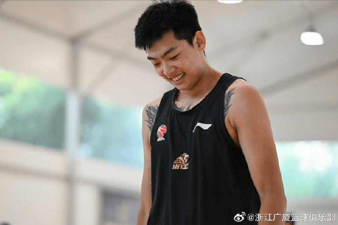 林秉圣和赵, div